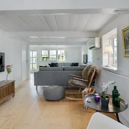 Semesterbostad Gyril *