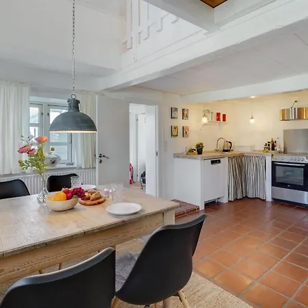 Gyril - 100m From The Sea By Interhome *